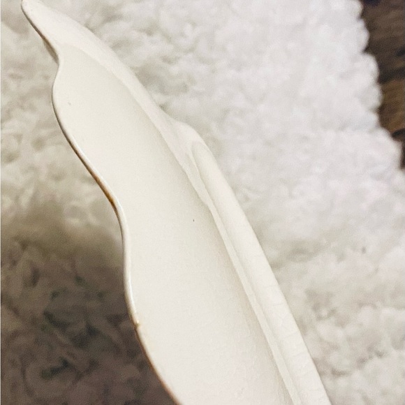 Antique Scalloped Edge Plate - Picture 7 of 7